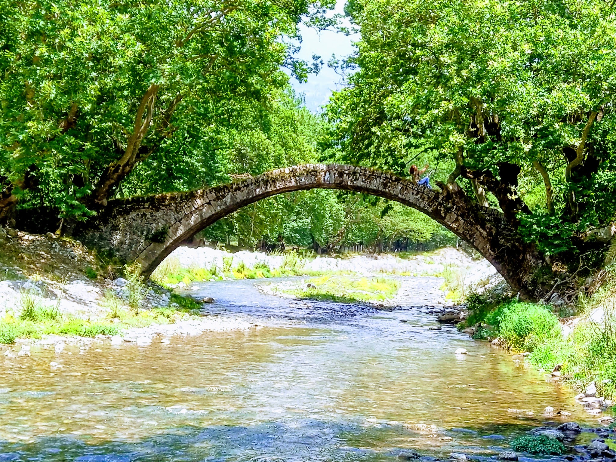 ΙΧΝΗΛΑΤΗΣ 1 (1)