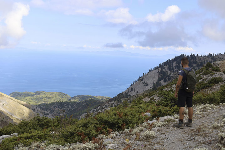 Hiking Mount Pyxarias Evia Greece 9