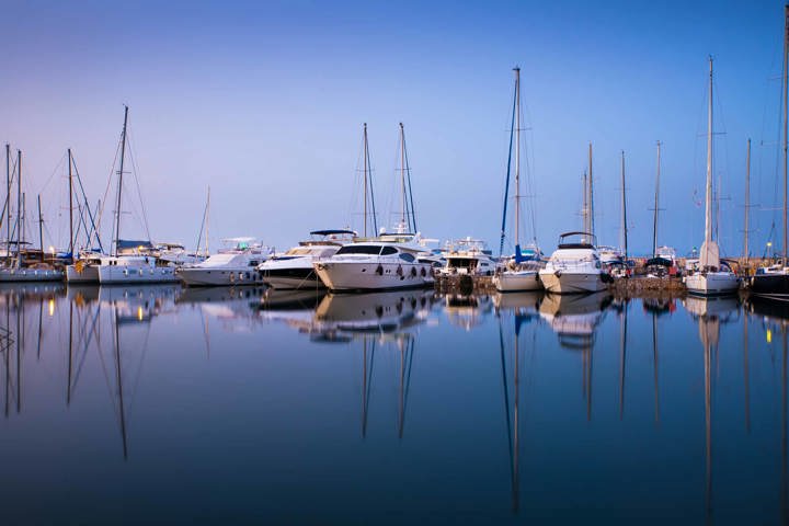 2400 White Yachts In The Bay Of Athenssitegallery