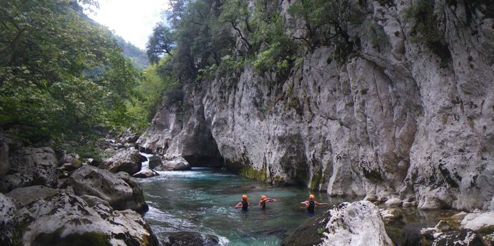 River Trekking Upper Voidomatis 11 1920X956